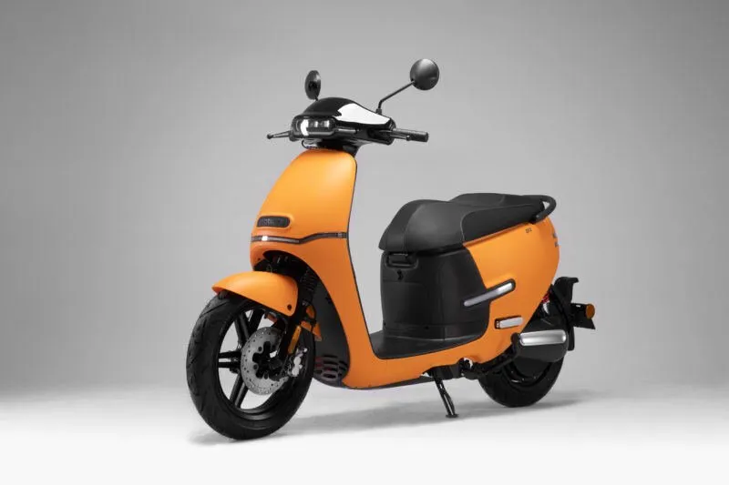 Moto elétrica EK1 laranja